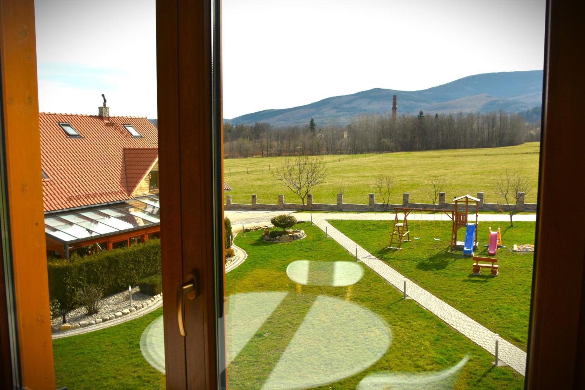 B&B Dom Z Bali Miłków 外观 照片